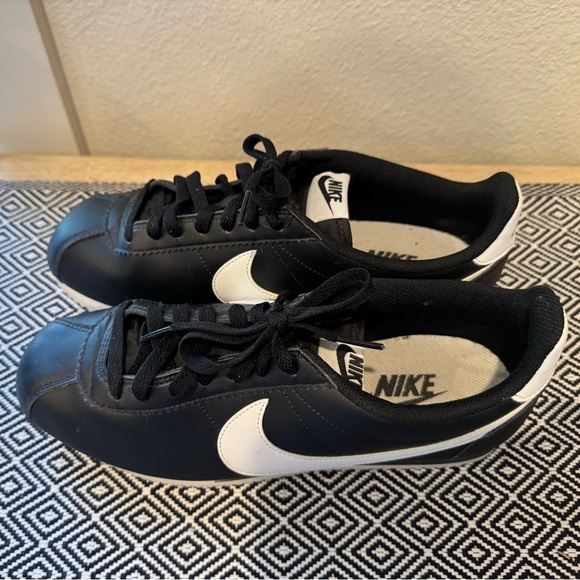 Nike Cortez Size 10.5 - Picture 6 of 9